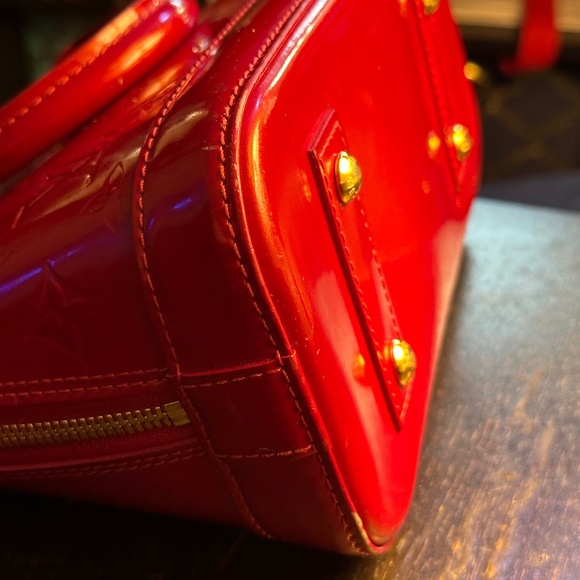 Louis Vuitton Alma bb vernis red double handle with lock & 2 keys - Picture 8 of 16